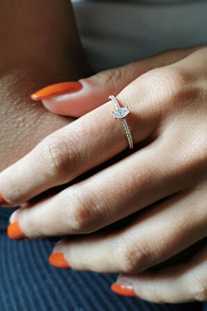 Oval Taşlı Minimal Altın Kombin Yüzük