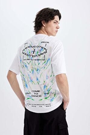 DeFacto Comfort Regular Fit Rahat Kalıp Bisiklet Yaka Sırt Baskılı Kısa Kollu Tişört C5675AX24HSWT34