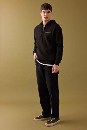 DeFacto Oversize Geniş Kalıp Yarım Fermuarlı Kapüşonlu Sırt Baskılı Sweatshirt B4804AX24SPBK81