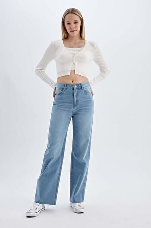 DeFacto Regular Fit Crop Düğmeli V Yaka Triko Hırka A2076AX24AUER103