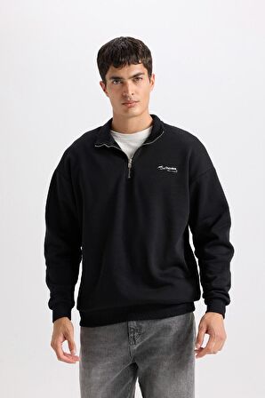 Boxy Fit Dik Yaka Yarım Fermuarlı Baskılı Sweatshirt