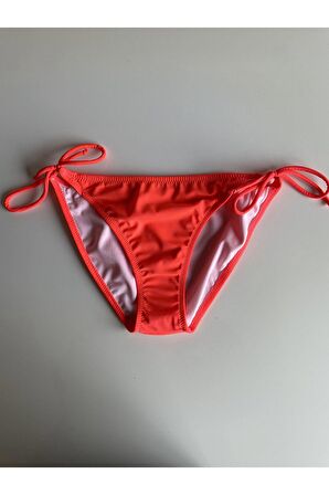 Nar Çiçeği Kenarları İnce İpli Bağcıklı Bikini Altı