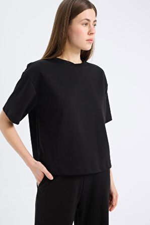 DeFacto Relax Fit Bisiklet Yaka Basic Düz Kısa Kollu Siyah Tişört C7630AX25SPBK81
