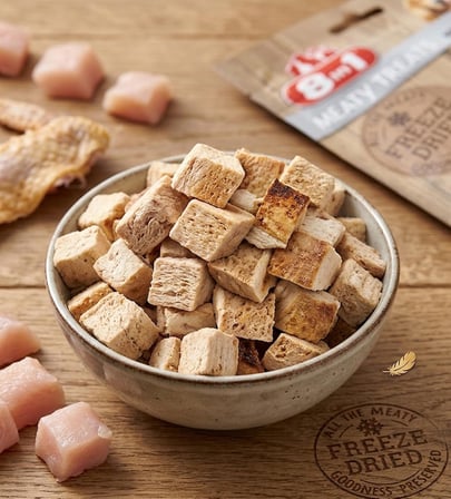 8in1 Freeze Dried Tavuklu Yetişkin Ödül Maması 50 gr 