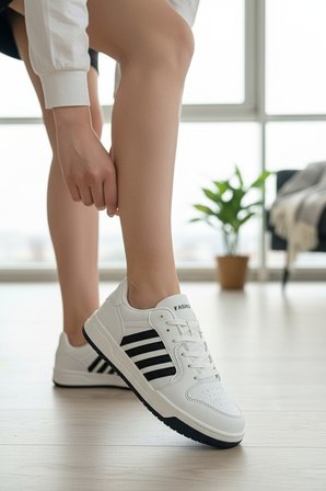 Enoch Kadın Spor Ayakkabı Şeritli Kauçuk Görünümlü Tabanlı Casual Sneaker
