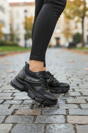 Enoch Kadın Gizli Dolgu Topuk Spor Ayakkabı  Baskı Detaylı File Saya Ve Yüksek Tabanlı Sneaker