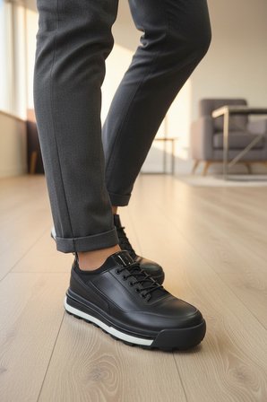 Enoch Erkek Hakiki Deri Pürüzsüz Deri ve Rugan Detaylı Hafif Kalın Katmanlı Tabanlı Bağcıklı Klasik Günlük Spor Ayakkabı Sneaker