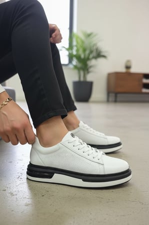 Enoch Erkek Lazer Kesim Delikli ve Pürüzsüz Deri Dokulu Kalın Tabanlı Bağcıklı Günlük Spor Ayakkabı Sneaker