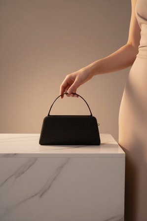 Enoch Kadın Sim Dokulu Antrasit Metal Saplı Minimalist Modern Abiye Portföy Çanta