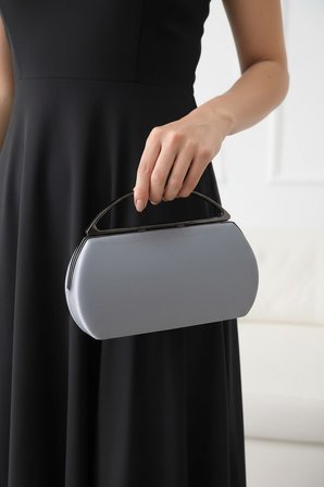 Enoch Kadın Sim Dokulu Antrasit Metal Saplı Minimalist Modern Abiye Portföy Çanta
