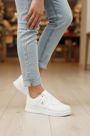 Enoch Yan Figür Detaylı Delikli Burun Düz Tabanlı Bağcıklı Kadın Sneaker