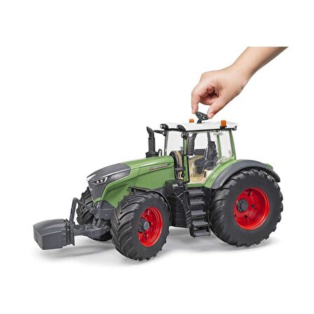 Bruder Fendt 1050 Vario Traktör 04040 Lisanslı Ürün