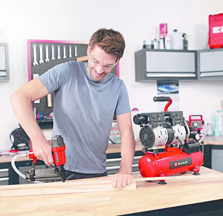 Einhell Sessiz Hava Kompresörü TE-AC 110/6 Silent Plus (550 W, maks. 8 bar, 6 l-Tank, 110 l/dakika emiş kapasitesi, motor hızı 1450 d/dak, manometre, hızlı bağlantı, yağsız) - 4020600