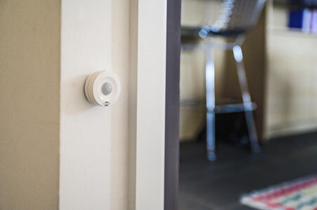 Brennenstuhl Connect Zigbee Serisi 2,4 GHz WiFi Destekli 10 Metre Sensör Algılama Özellikli Güvenlik ve Hareket Dedektörü
