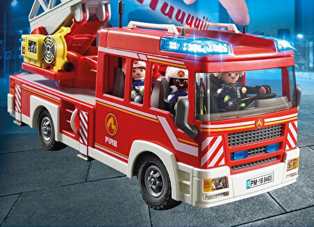 PLAYMOBIL City Action 9463 ışıklı ve sesli, merdivenli itfaiye aracı, 5 yaşından itibaren