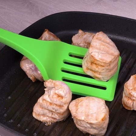 Lurch - Platin Silikon Delikli Spatula 32,5 cm Yeşil - Yanmaz, Yapışmaz, Bükülmez, Çizmez, Tat ve Koku Bırakmaz - 240083
