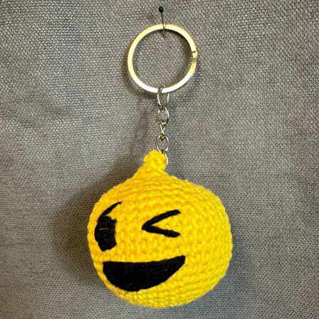 Uretti - Tuğba 9352 3517 El Yapımı Örgü Göz Kırpan Emoji Model Anahtarlık