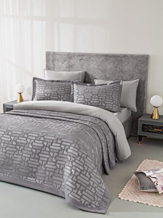 Zarif Jakarlı Yatak Örtüsü Alves