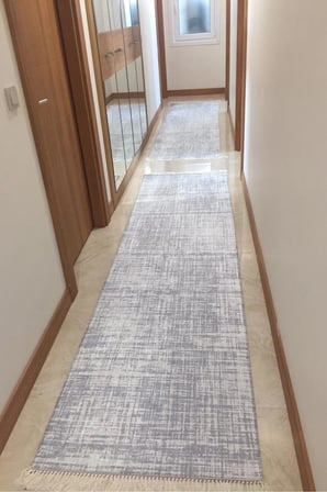 Yolluk Halı – Kaymaz Tabanlı, Yıkanabilir, Yumuşak Dokulu, Şık ve Dayanıklı Tasarım (girdap