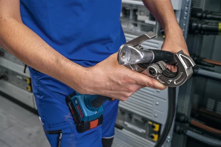 Bosch GPH 18V-60 Akülü Hidrolik Sıkma Makinesi