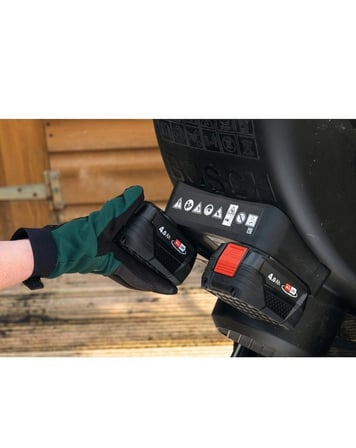 Bosch UniversalShredder 2X18V-25 Çift Akülü 4 Ah Dal Öğütme Makinesi