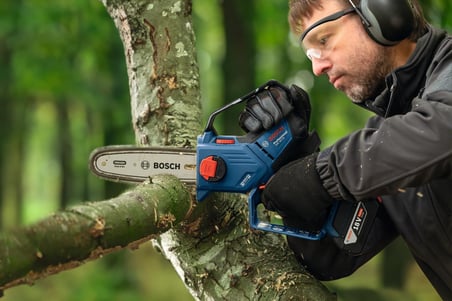 Bosch GKE 18V-30 Zincirli Ağaç Kesme Solo