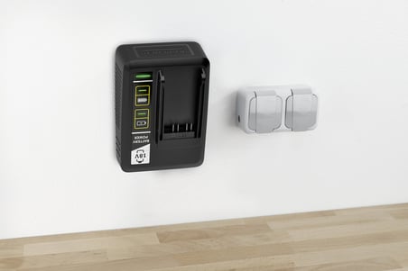 Fast battery recharger special accessori