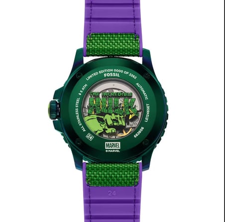 Fossil FLE1246SET Marvel x Fossil Limited-Edition Incredible Hulk Erkek Kol Saati ve Yaka İğnesi Seti