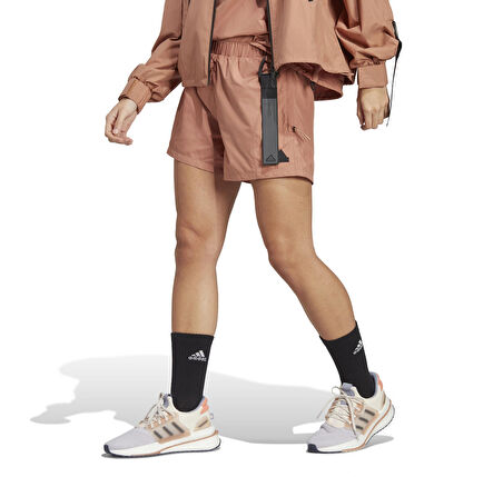 HZ7296-K adidas W C Esc Short Kadın Şort Ve Kapri Kahve
