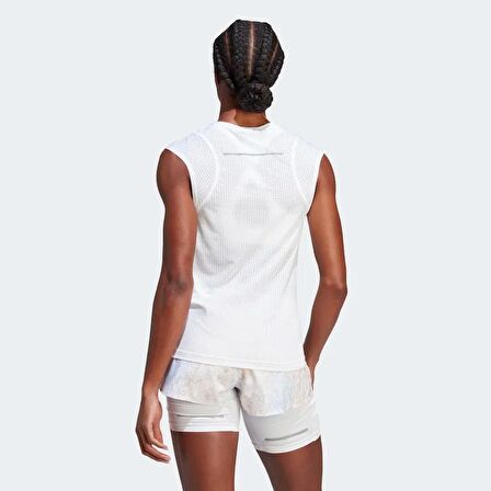 adidas Bisiklet Yaka Düz Beyaz Kadın T-Shirt HM4319 FAST TEE