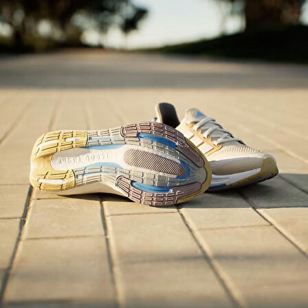 ULTRABOOST LIGHT W MFTP