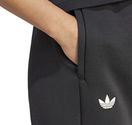 IW5605-K adidas Neucl Swtpant Kadın Eşofman Altı Siyah