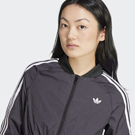 adidas JD0264 TEAMGEIST TT Kadın Tracktop