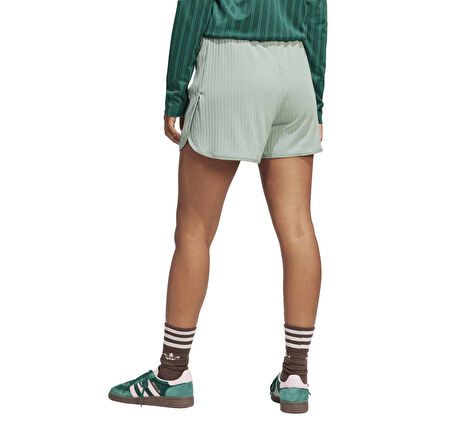 JD1483-K adidas Ess Wr S Sshort Kadın Şort Ve Kapri Yeşil