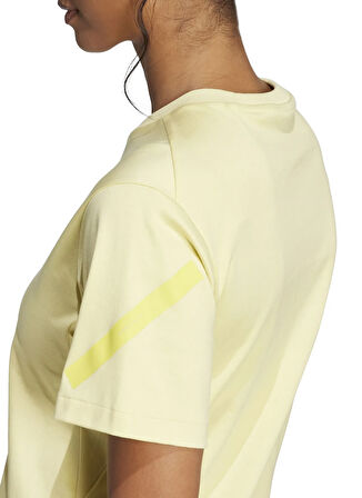 adidas JC5400 W Z.N.E. TEE Sarı Yuvarlak Yaka Regular Fit Düz Kadın T-Shirt