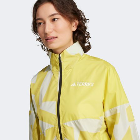 adidas Terrex Multi Printed Wind Kadın Sarı Ceket