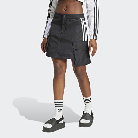 adidas JJ3087 CARGO MINISKIRT Kadın Şort Etek