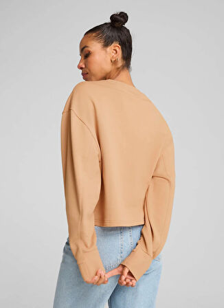 Puma 68505863 HER Relaxed Crew Krem Yuvarlak Yaka Regular Fit Düz Kadın Sweatshırt