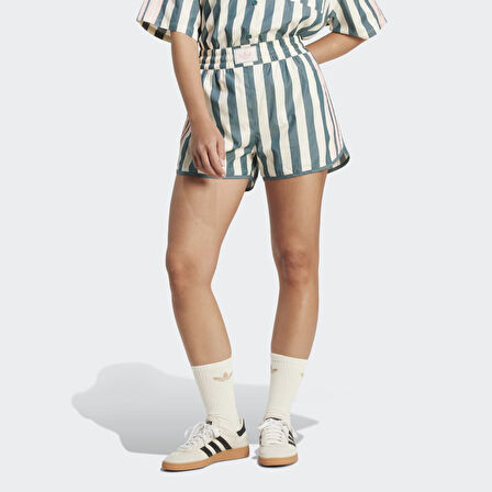 adidas KC0746 RESORT SHORTS Kadın Şort