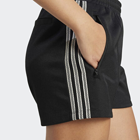 adidas KC0680 SHORTS Kadın Şort
