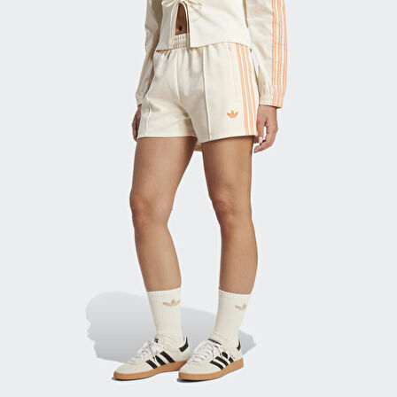 adidas KC0681 SHORTS Kadın Şort