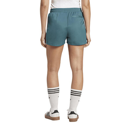 KC0682-K adidas Shorts Kadın Şort Ve Kapri Yeşil