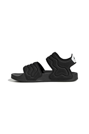 ADİDAS  ADILETTE SANDAL 2 K SİYAH ÇOCUK SANDALET HQ0114
