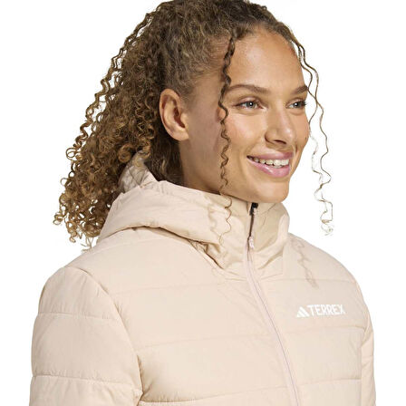 Adidas Kadın Mont Essentials Mountain Trail Puffer Hoodie