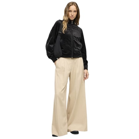 694021-01 Puma Ess Elevated Velour Jacket Kadın