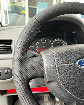 FORD FİESTA- CONNECT ARACA ÖZEL DİKMELİ DİREKSİYON KILIFI(SPOR MODEL)
