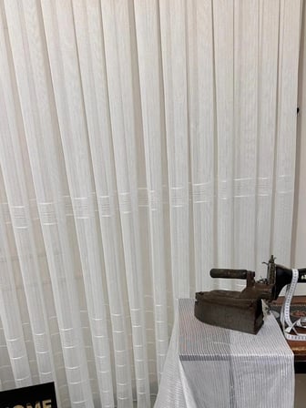 NİVEMESHOME  ÇİZGİLİ  KURŞUNLU ŞANTUK  1/3 SIK PİLELİ TÜL PERDE APM