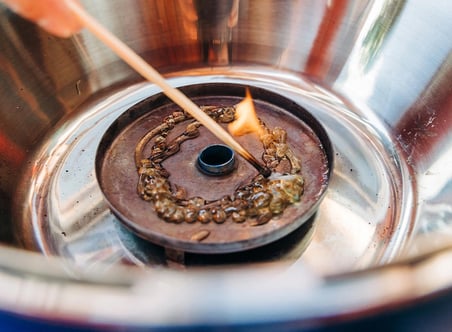 LotusGrill Klasik Hibrit Kartuşlu Mangal - Kırmızı