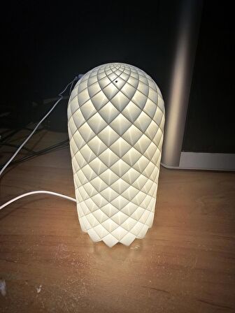 Masa Lambası 1- Modern Gece Lambası Abajur Beyaz, Dekoratif ve Hediyelik (20cm, LED’li)