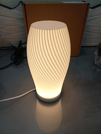 Masa Lambası 3 - Modern Gece Lambası Abajur Beyaz, Dekoratif ve Hediyelik (20cm, LED’li)